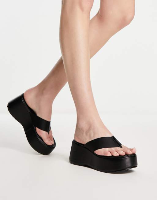 Simmi London miellahi toe thong flatform sandals in black ASOS