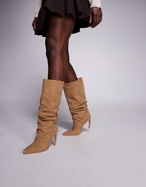 Simmi London – Miguel – Kniehohe Stiefel in Hellbraun mit abgerundetem Absatz und gerafftem Schaft - view 1