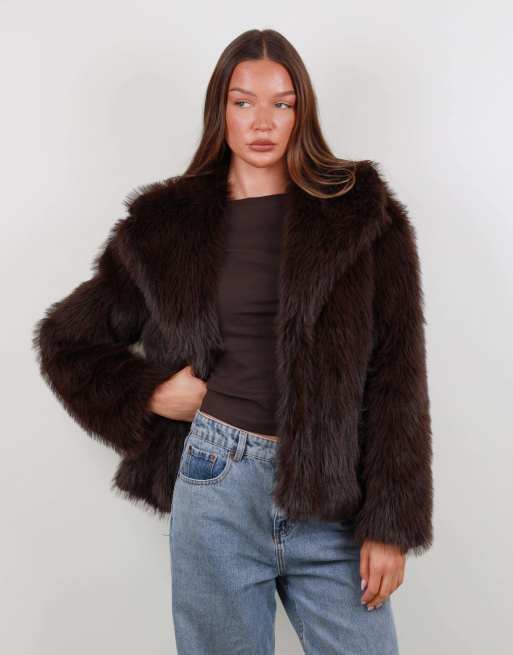 Simmi London Oversized faux fur coat in brown, 2 of 4