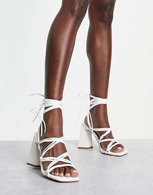 Simmi London - Paris - Sandalen met hak en enkelbandjes in wit