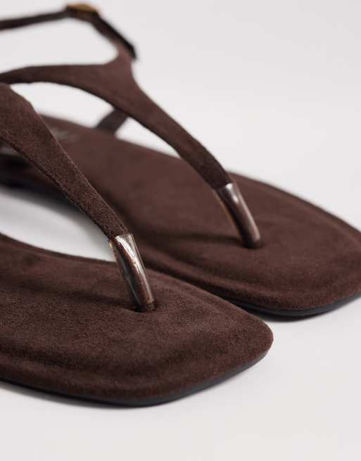 Simmi London Perry thong sandals in brown faux suede, 3 of 4