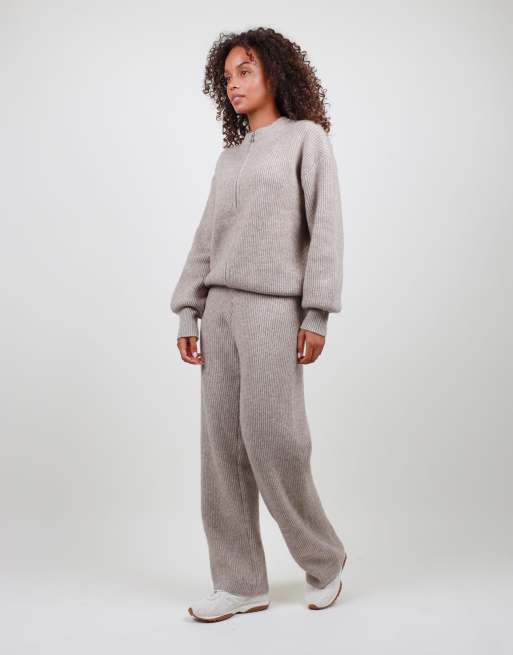 Simmi London Petite ribbed knitted trousers in beige, 3 of 4