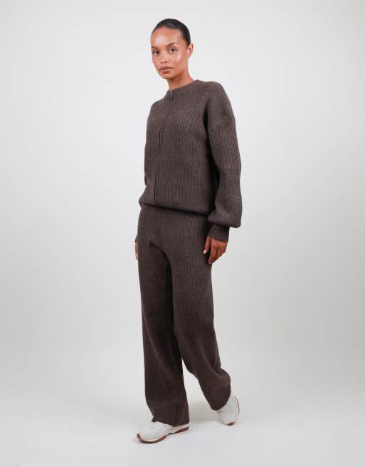 Simmi London Petite ribbed knitted trousers in brown, 2 of 5