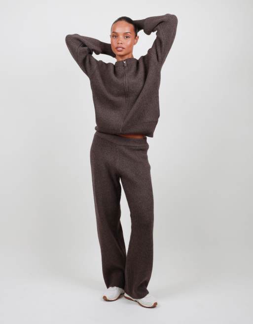 Simmi London Petite ribbed knitted trousers in brown, 3 of 5