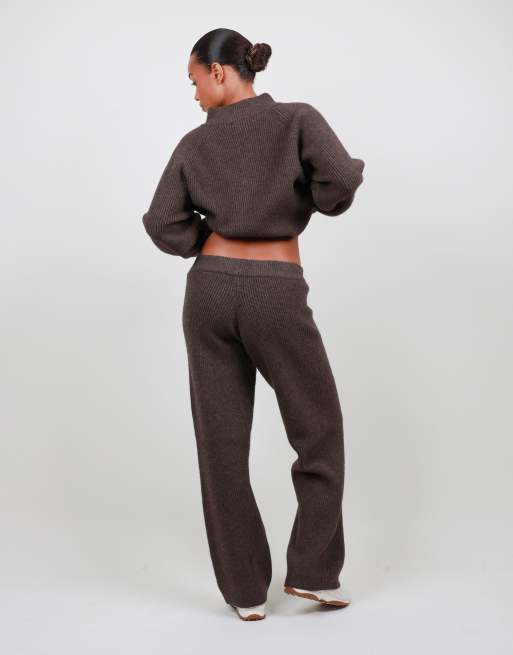 Simmi London Petite ribbed knitted trousers in brown, 4 of 5