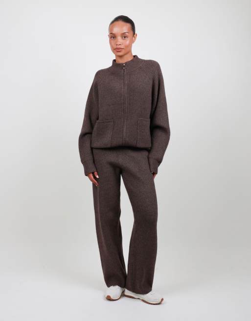 Simmi London Petite ribbed knitted trousers in brown, 5 of 5