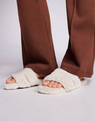 Simmi Shoes Simmi London Polar Fluffy Slippers In Neutral