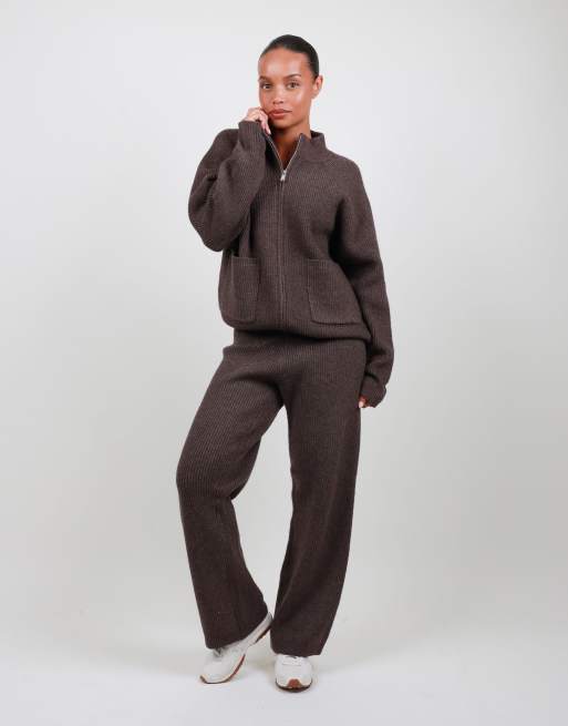 Simmi London Ribbed knit zip up funnel neck sweater in brown, 3 of 4