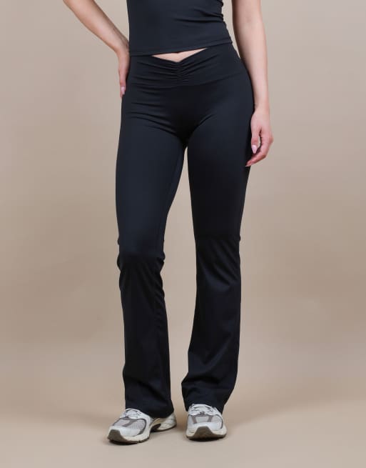 Simmi London Ruched front flared leggings in black, 2 of 4