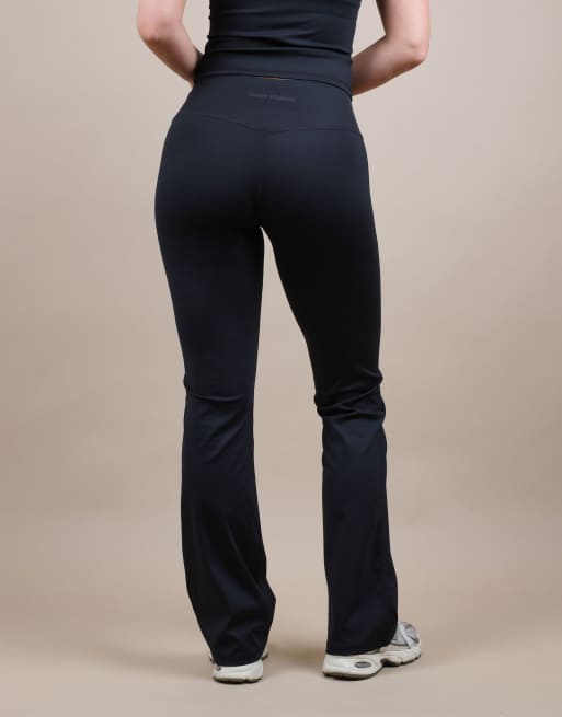 Simmi London Ruched front flared leggings in black, 4 of 4