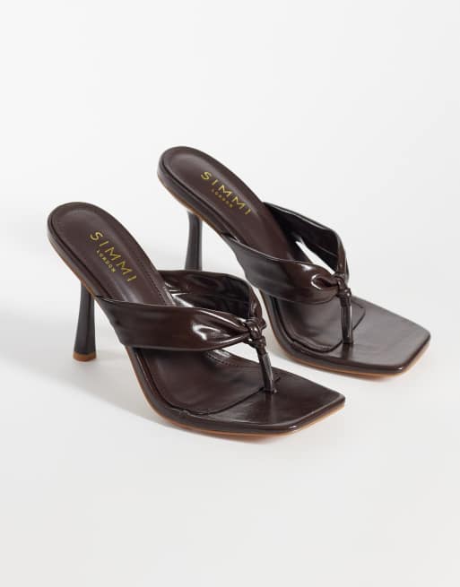 Simmi London Santo Wide Fit toe post heeled sandals in chocolate, 2 of 4