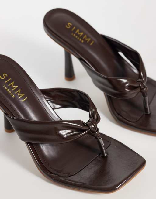 Simmi London Santo Wide Fit toe post heeled sandals in chocolate, 3 of 4