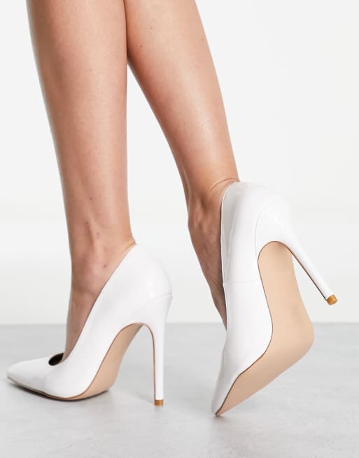 Simmi London - Schoenen met naaldhak en brede pasvorm in wit, 2 van 4