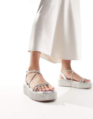 Simmi London - Sea - Silberfarbene, verzierte Sandalen mit dickem, flachem Absatz