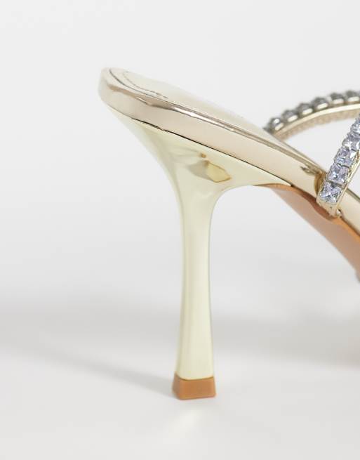 Simmi London – Sibelle – Guldfärgade, utsmyckade klacksandaler med bred passform, 3 av 4