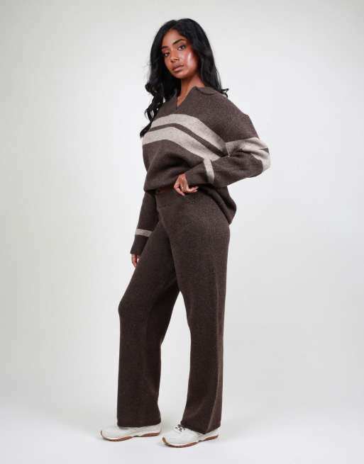 Simmi London Soft flared knit trouser in brown, 3 of 4
