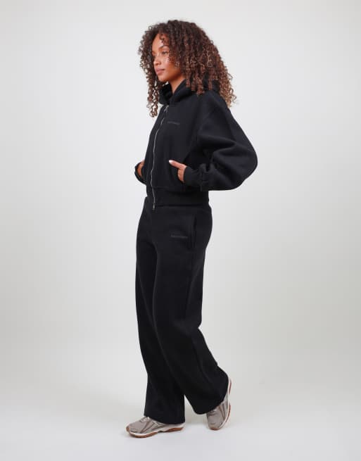 Simmi London Straight leg joggers in black, 3 of 4