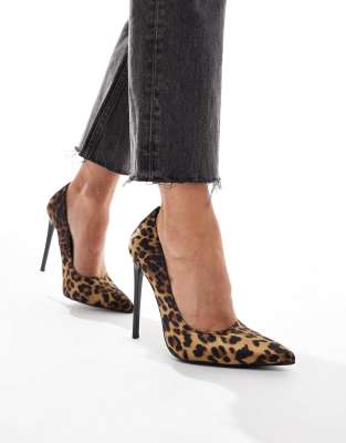 Simmi London Wide Fit - Agathia - Pumps mit Leopardenmuster, weite Passform-Bunt