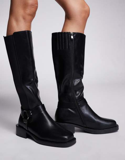 SIMMI London Wide Fit – Collins – Kniehohe Stiefel in Schwarz mit Schnallen, weite Passform - view 1