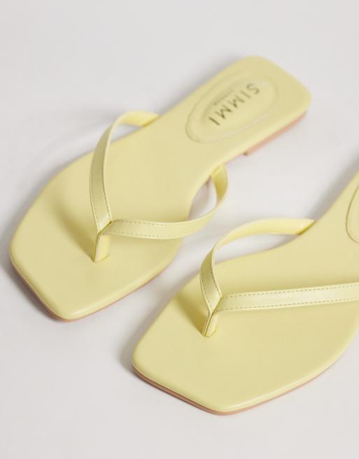 Simmi London Wide Fit Danny flip flops in yellow, 2 of 4