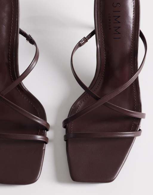 Simmi London Wide Fit - Eleanor - Chokoladebrune mule-sandaler med hæl og stropper, 2 af 4