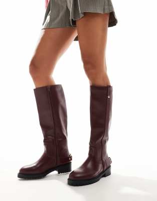 Simmi London Wide Fit - Gerald - Kniehohe Stiefel in Burgunderrot mit weiter Passform