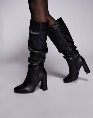 Simmi London Wide Fit - Hanzel - Geraffte, kniehohe Stiefel in Schwarz mit Blockabsatz, weite Passform