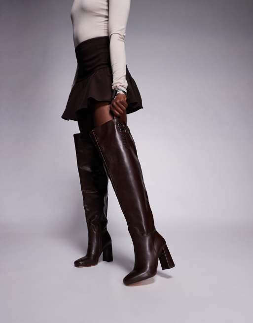 Simmi London Wide Fit – Harrieta – Overknee-Stiefel in Braun mit