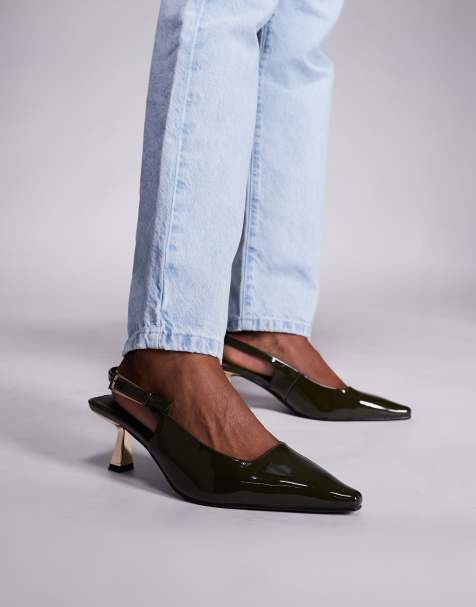 Simmi London Wide Fit - June - Scarpe a punta con tacchetto a spillo verde oliva in vernice con cinturino posteriore e pianta larga - view 1