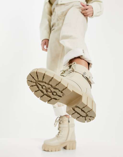 Simmi London Wide Fit – Kai – Schnürstiefel in Stein mit dicker Sohle und Schnalle, 4 von 4