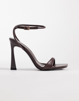 Simmi London Wide Fit - Kareena - Filigrane Sandaletten in Schokobraun-Brown Brown 42