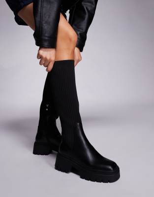 Simmi London Wide Fit - Kniehohe Stiefel in Schwarz mit schmalem Schaft, in weiter Passform