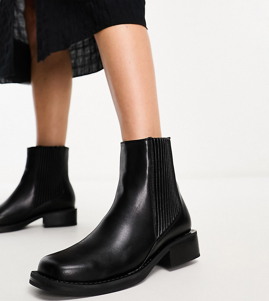 Simmi London Wide Fit Leroy Chelsea boot in black