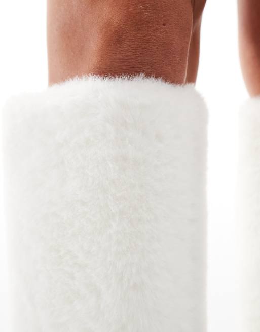 Simmi London Wide Fit Louie Foldover Fur knee boot in White, 4 of 4