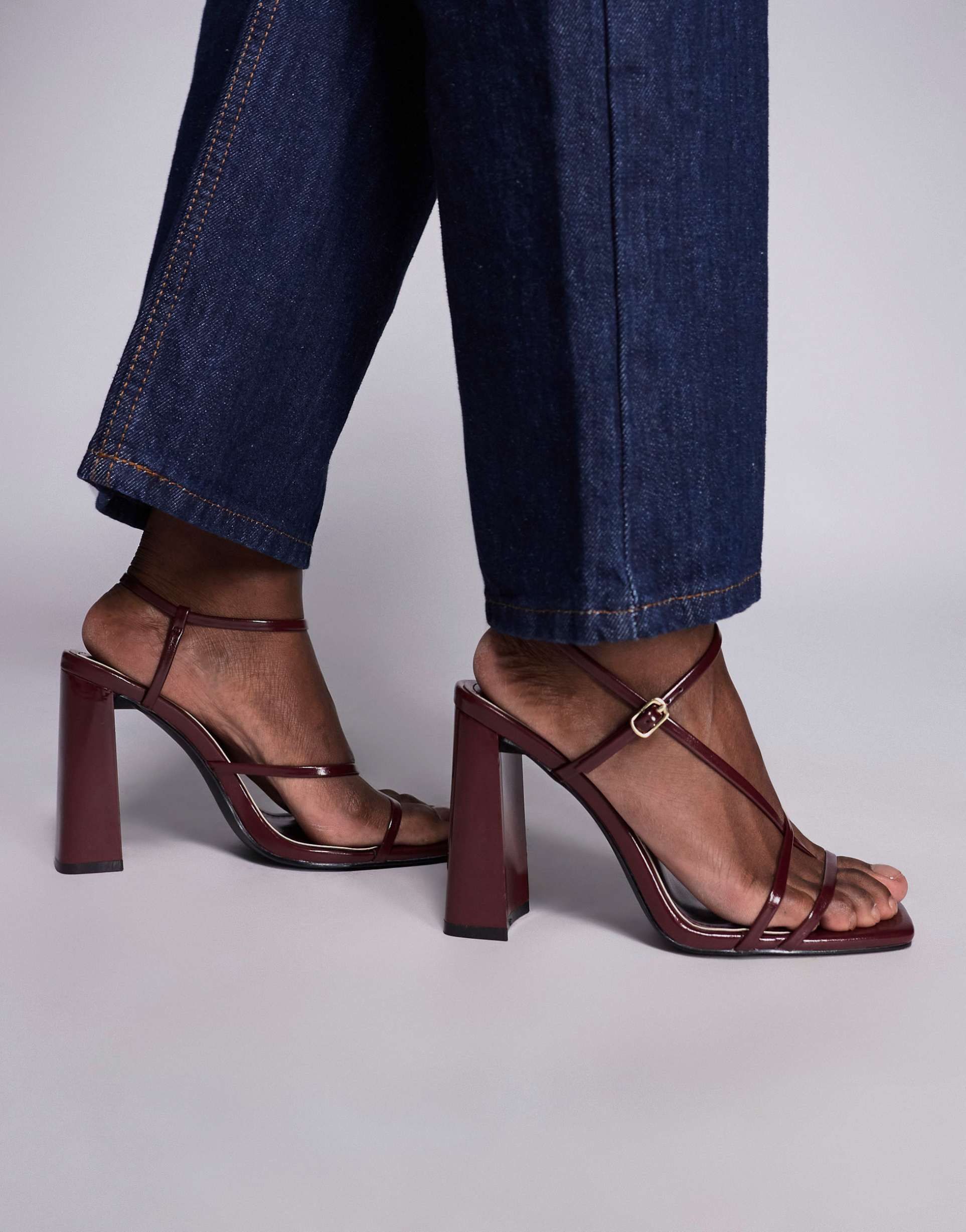 simmi london wide fit malinda block heel strappy sandals in burgundy