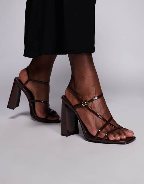 Simmi London Wide Fit - Malinda - Brune sandaler med smalle remme og blokhæl - view 1