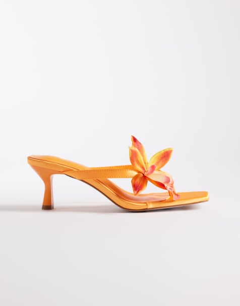 SIMMI London Wide Fit – Ruby – Orange sandaler med taxklack och blomma - view 1