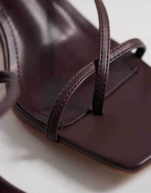Simmi London Zarah kitten heeled mule sandals in chocolate, 3 of 4