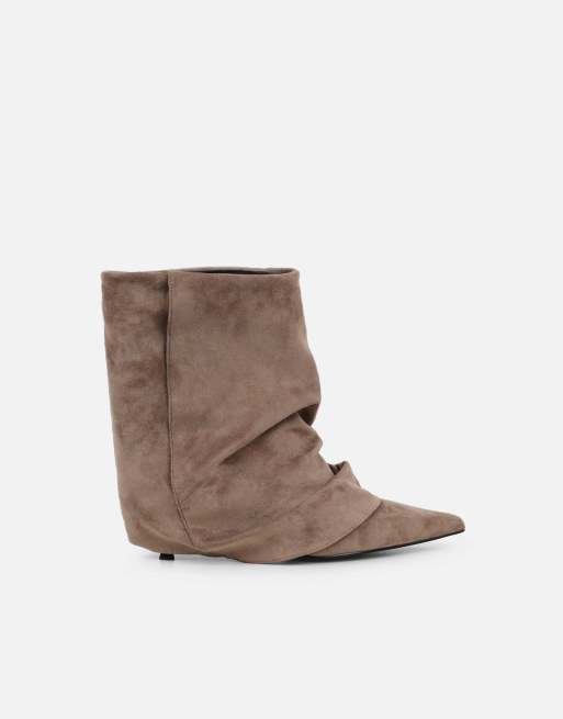 SIMMI Shoes Dixee ruched foldover pixie boots in taupe suedette, 2 of 4