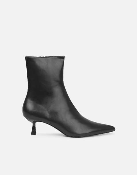 SIMMI Shoes Lambert low heeled boots in black - view 1