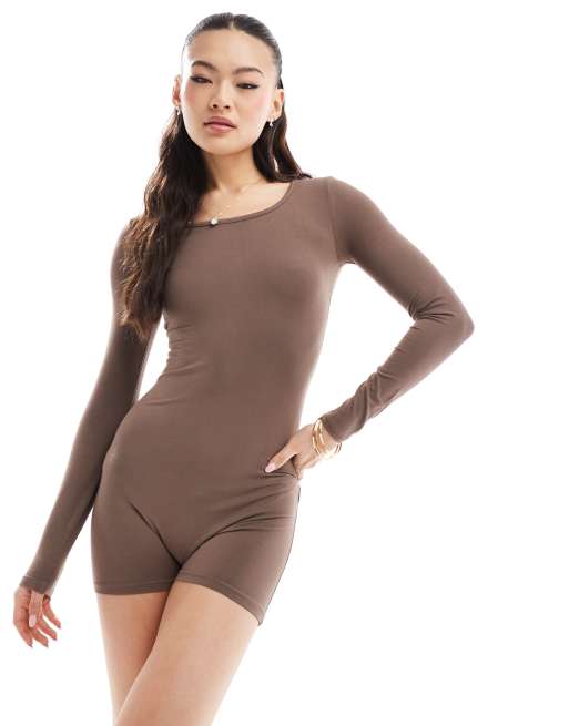 SIMMI - Tuta aderente a maniche lunghe in jersey marrone chiaro con scollo rotondo, 3 di 4