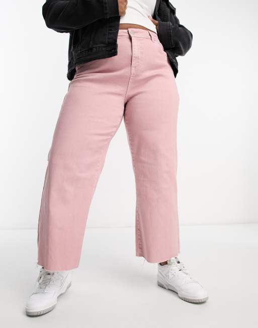 Simply Be – Exclusive – Verkürzte Jeans mit weitem Bein und ungesäumtem Saum in Hellrosa
