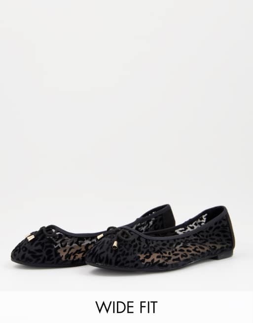 Extra wide black sales flats