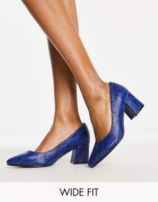 SIMPLY BE WIDE FIT SIMPLY BE EXTRA WIDE FIT ELODIE HEELED SHOES IN BLUE SNAKE