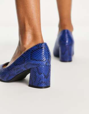 extra wide heeled shoes