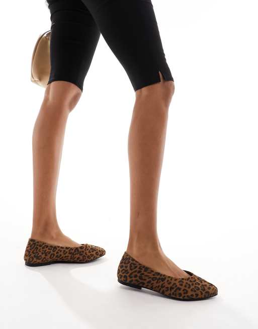 Wide on sale leopard flats