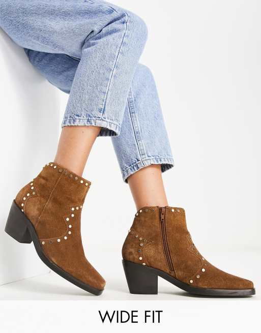 Simply Be Wide Fit – Brązowe buty do kostki w stylu kowbojskim zdobione ćwiekami