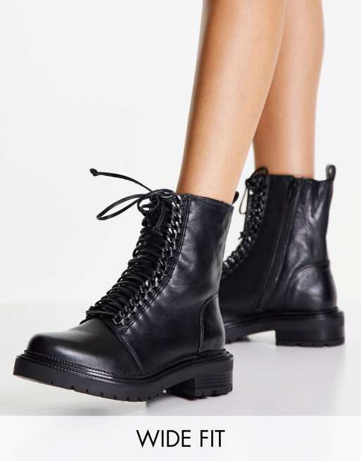 Simply Be Wide Fit – Czarne sznurowane buty na płaskiej podeszwie, z ozdobnym łańcuszkiem