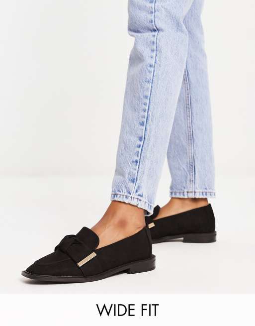 Simply Be Wide Fit flat ballet shoes in black with twist bow detail | ASOS