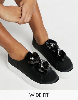 simply be black shoes